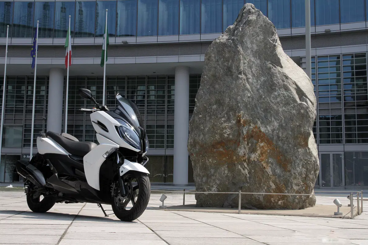 Kymco K-XCT 300i ABS (14)