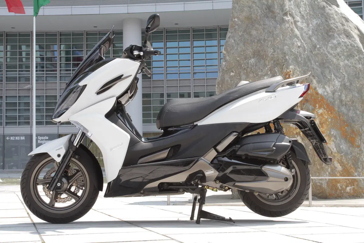 Kymco K-XCT 300i ABS (18)