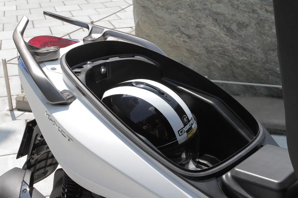 Kymco K-XCT 300i ABS (32)