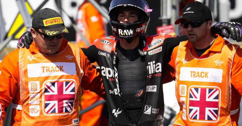 MotoGP 2022. GP del Regno Unito a Silverstone, prima fila inaspettata, problemi per Fabio Quartararo, Pecco Bagnaia e Aleix Espargaro [VIDEO]