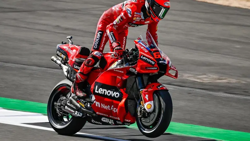 MotoGP 2022. GP del Regno Unito a Silverstone, Pecco Bagnaia: "Zarco ha il passo migliore, a me mancano due decimi&rdquo;
