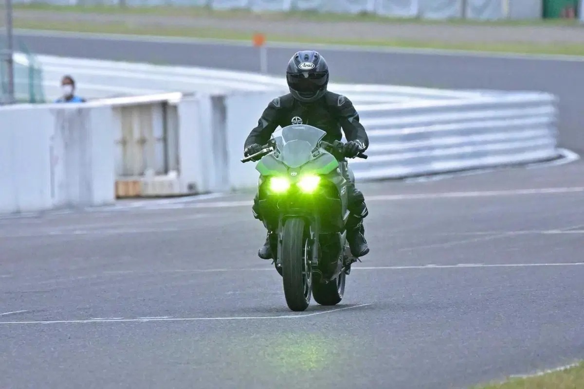 Kawasaki elettriche. Siamo davvero così vicini alla produzione? (10)