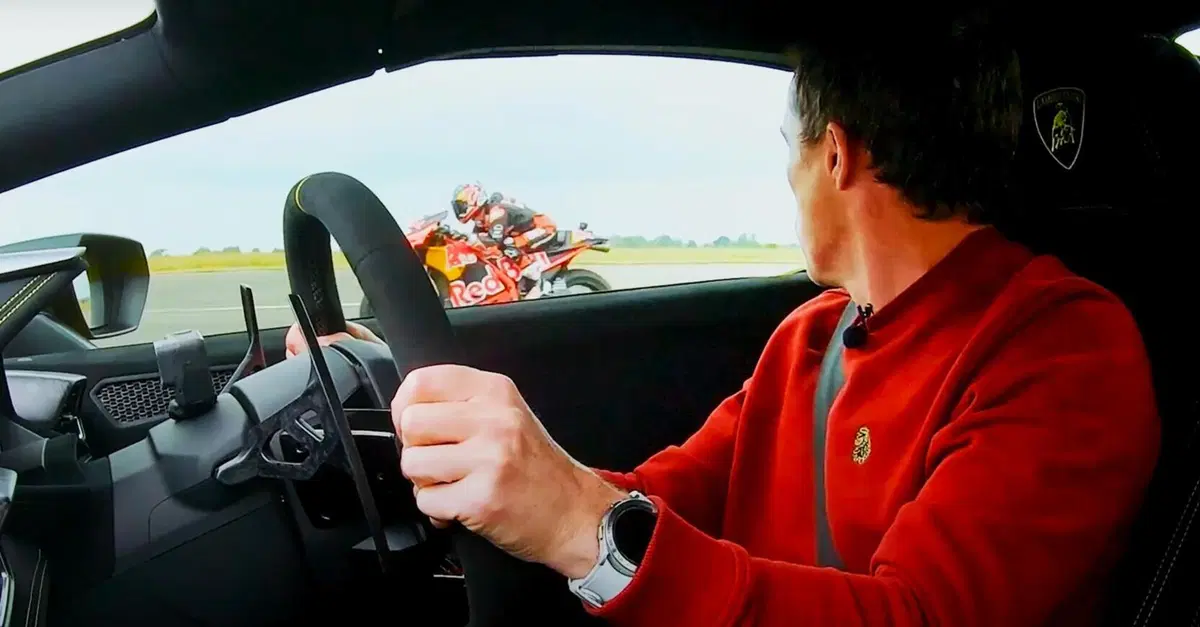 MotoGP 2022. A Dani Pedrosa questa storia delle gare con le auto sta un po' sfuggendo di mano [VIDEO]