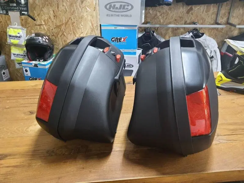 Bauletto CP Givi V35N nuovo (3)