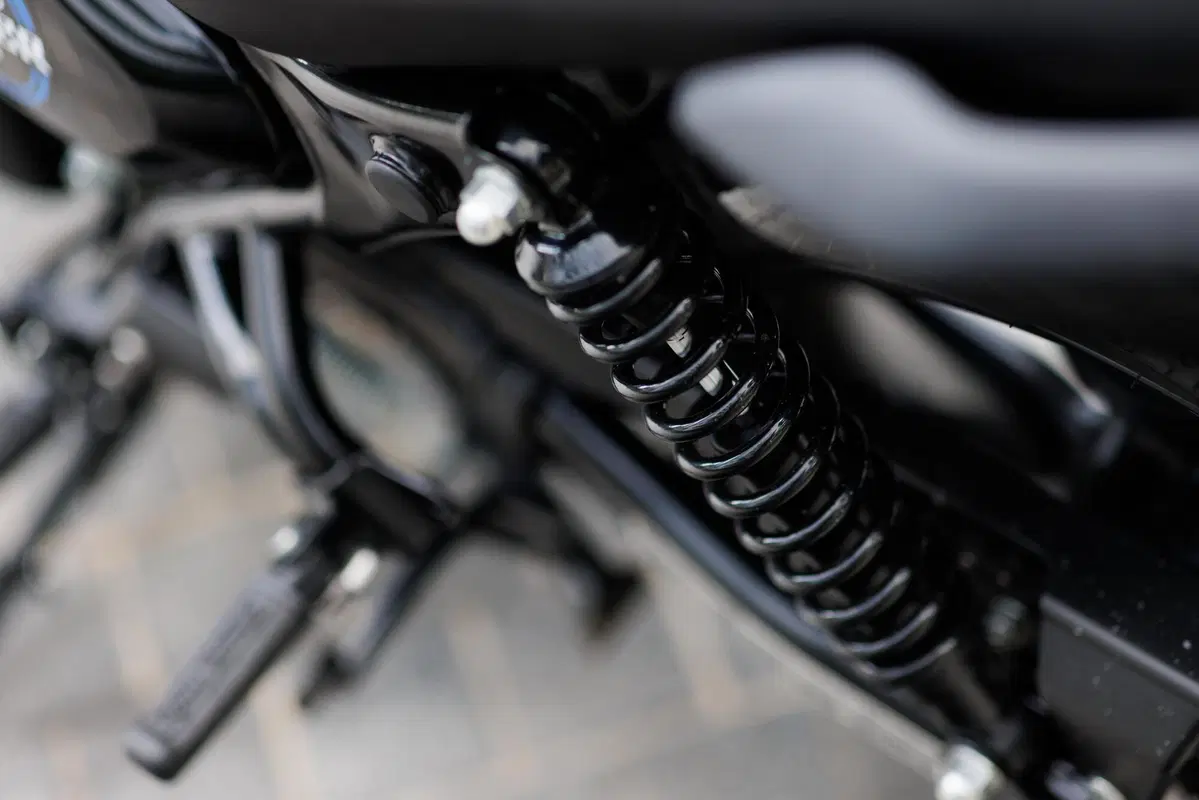 Ecco com'è fatta la nuova Royal Enfield Hunter 350 (11)