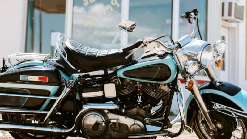 Che ci fa l'Harley-Davidson di Elvis ancora all'asta?