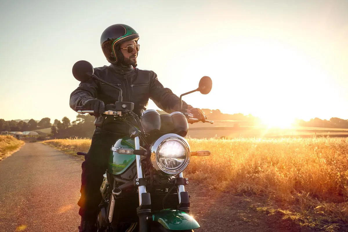 Come cambiano le Kawasaki Z900RS e Z650RS 2023 (10)