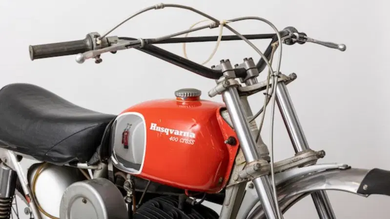 Il mito non muore mai: per - almeno - la quarta volta c'&egrave; la Husqvarna di Steve McQueen in vendita