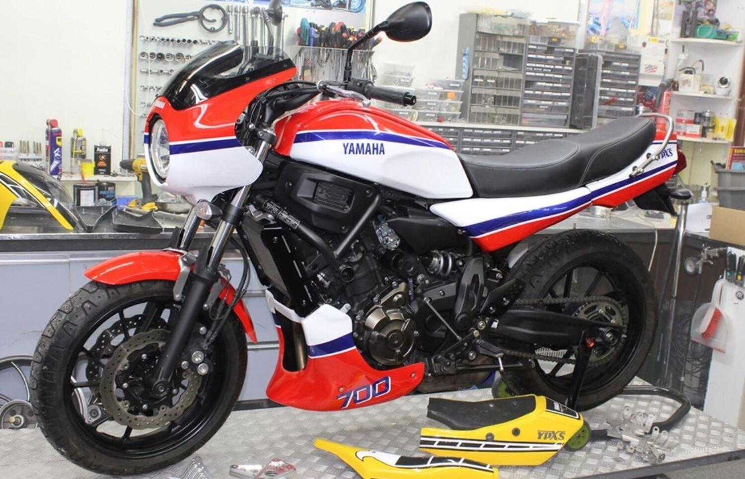 Subite il fascino delle mitiche Yamaha RD350LC? Un kit vi soccorrerà