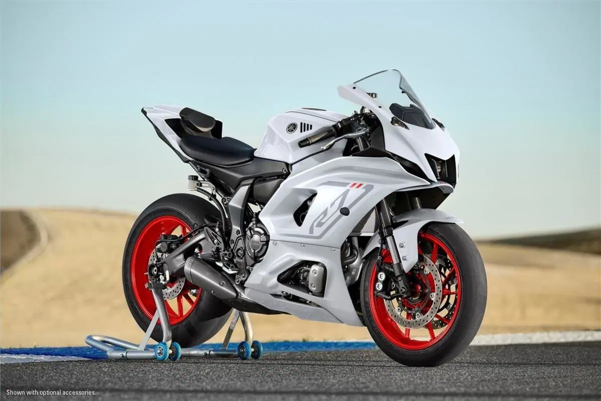 Yamaha R7: negli USA c'&egrave; gi&agrave; la versione 2023