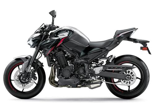 La Kawasaki Z900 2023 si fa in tre. Eccola in Italia (8)