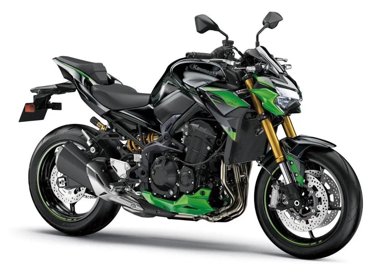 La Kawasaki Z900 2023 si fa in tre. Eccola in Italia (11)