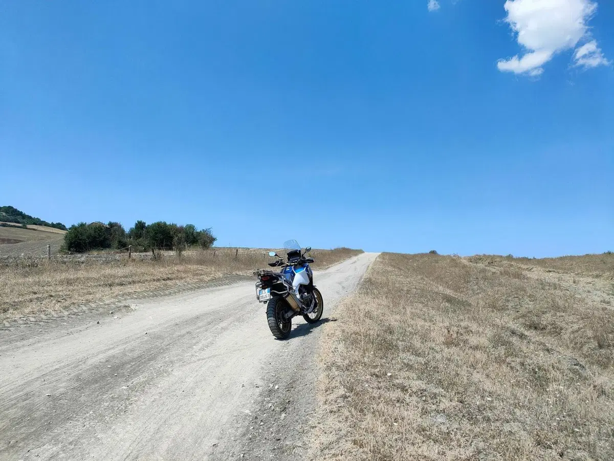 Itinerario in moto. La Baronia, la terra di mezzo