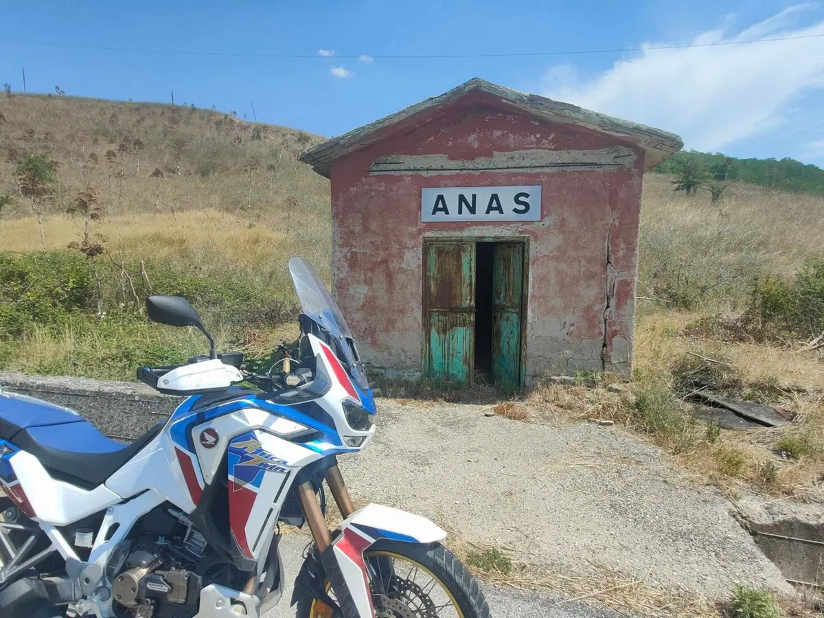 Itinerario in moto. La Baronia, la terra di mezzo (3)