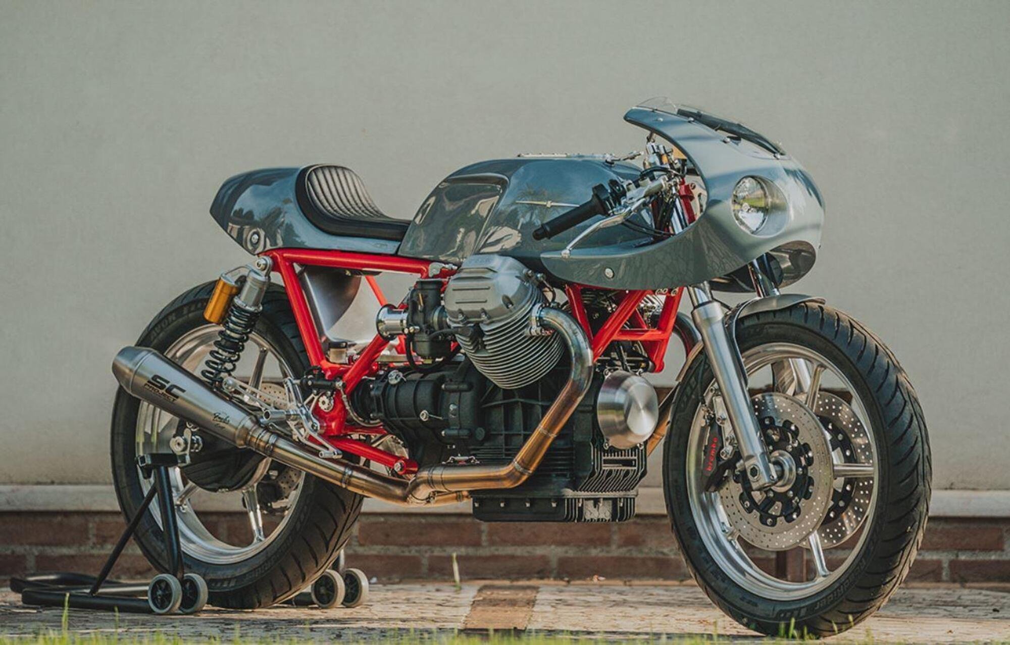 Moto Guzzi 1000 SP Enzo. La caf&eacute; racer che ha la passione nel nome