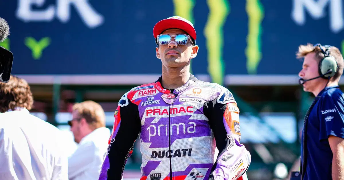 MotoGP 2022. Jorge Martin a testa alta: "Spero di vestire rosso, ho due gare per fare meglio del mio avversario"