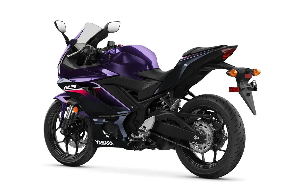 Yamaha YZF-R3: negli USA spunta la livrea Phantom Purple  (3)