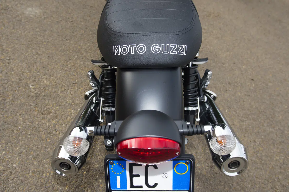 Moto Guzzi V7 II 2015 (34)