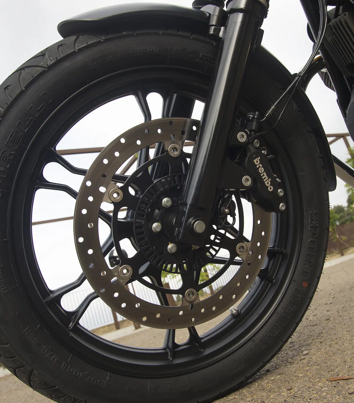 Moto Guzzi V7 II 2015 (30)