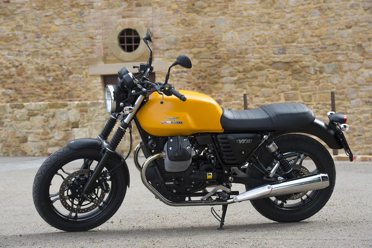 Moto Guzzi V7 II 2015 (26)