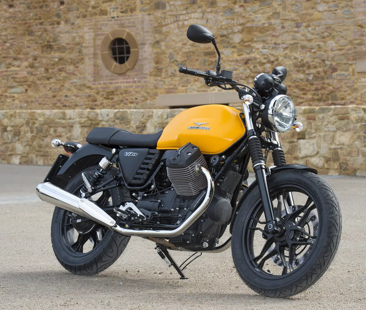 Moto Guzzi V7 II 2015 (27)