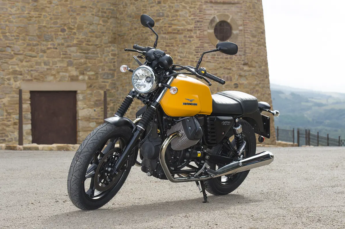 Moto Guzzi V7 II 2015 (25)