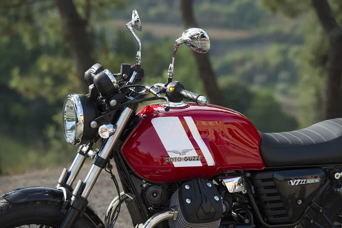 Moto Guzzi V7 II 2015 (45)