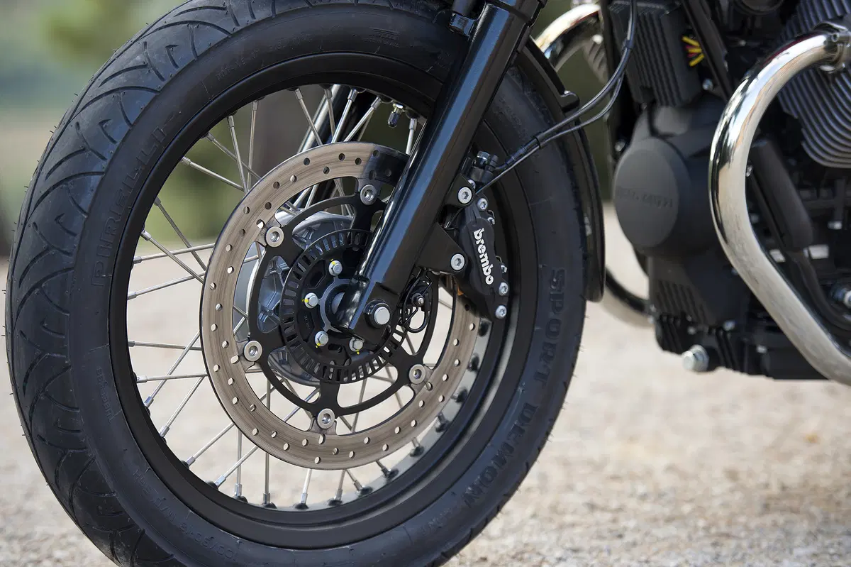 Moto Guzzi V7 II 2015 (46)
