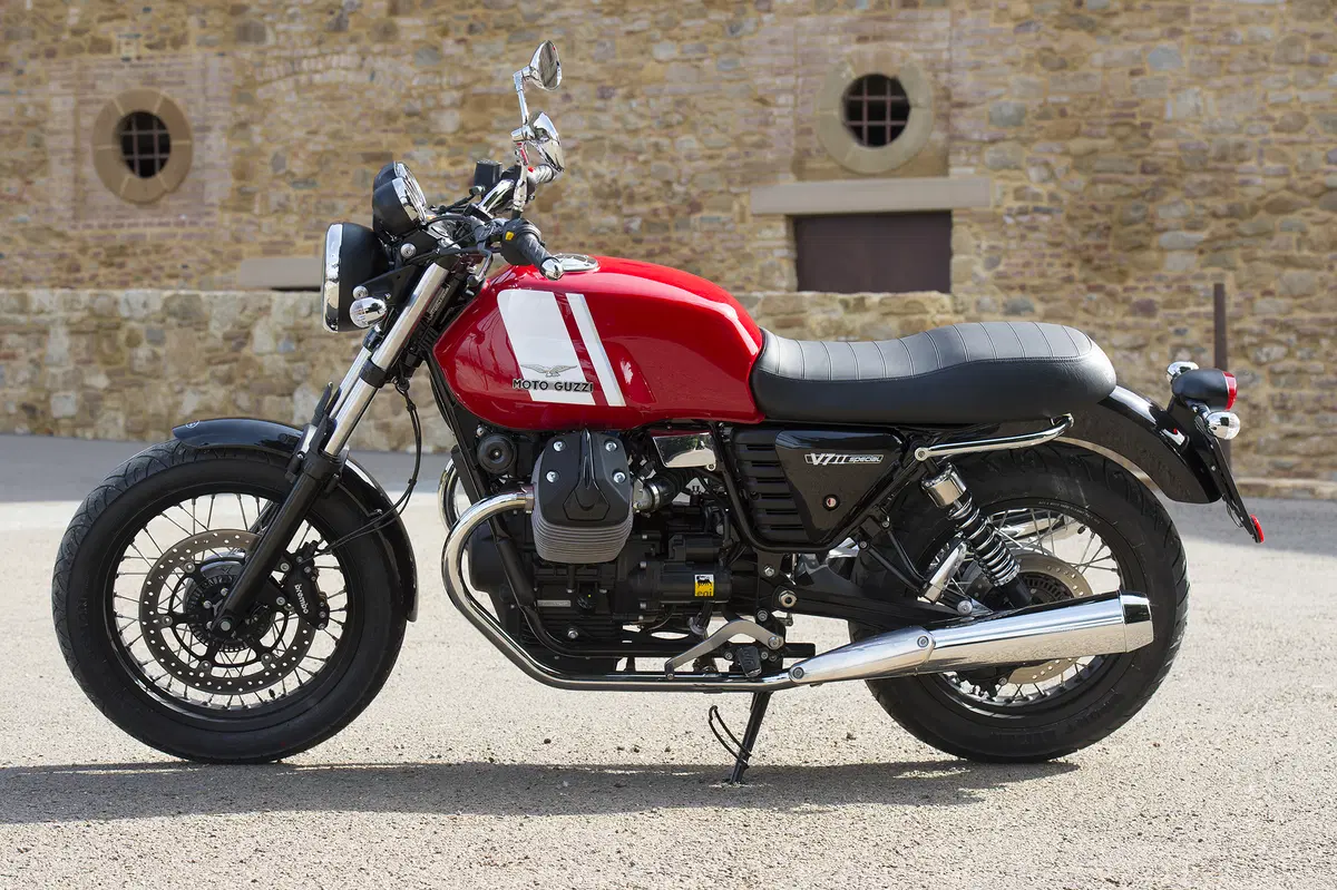 Moto Guzzi V7 II 2015 (38)
