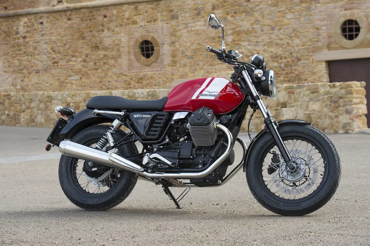 Moto Guzzi V7 II 2015 (39)
