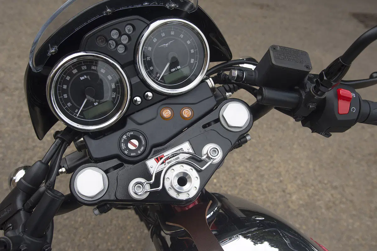 Moto Guzzi V7 II 2015 (52)
