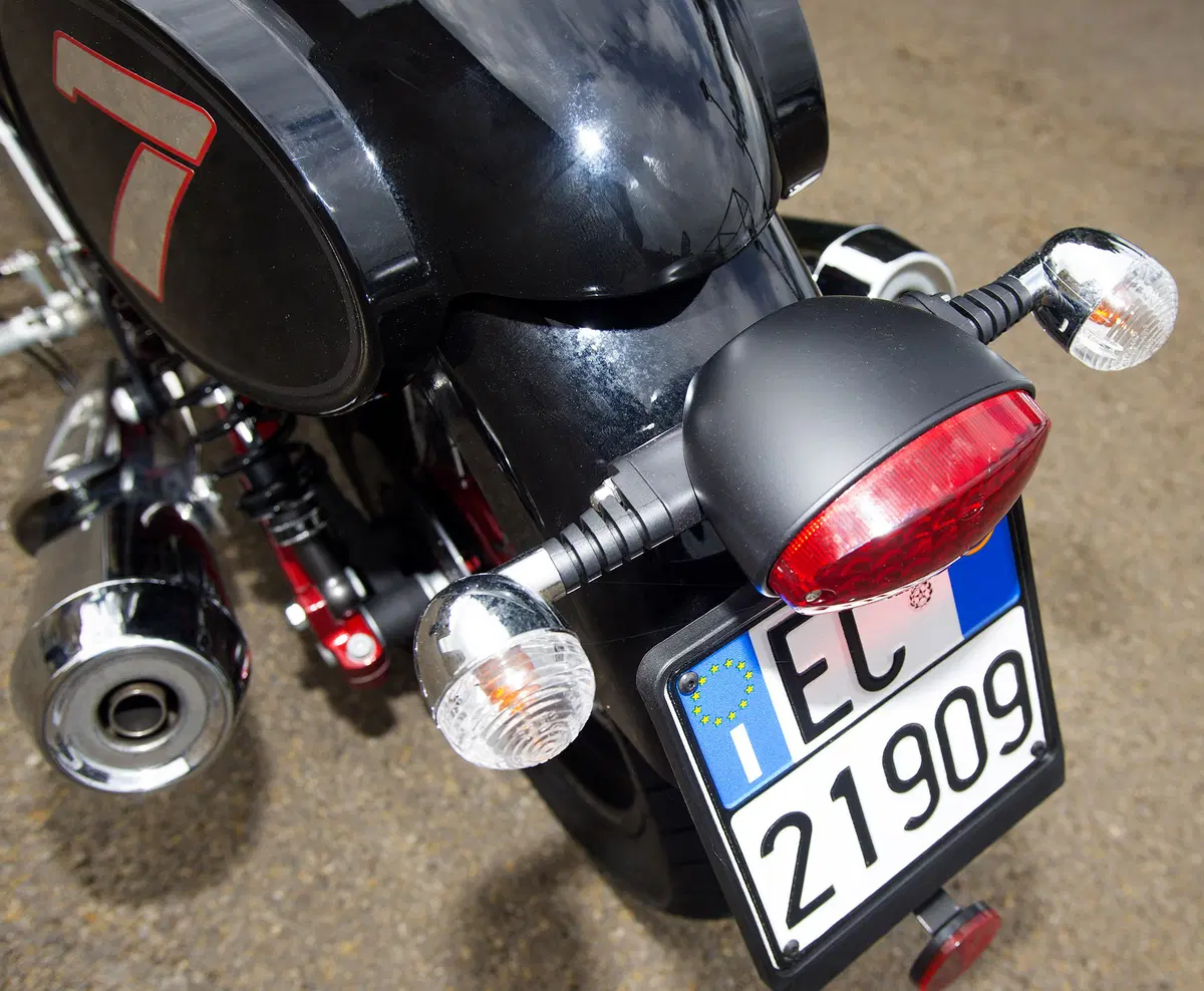 Moto Guzzi V7 II 2015 (54)