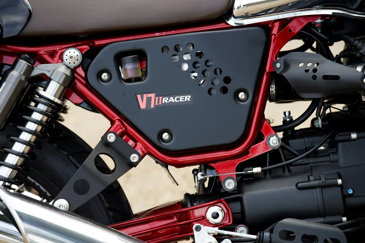 Moto Guzzi V7 II 2015 (58)