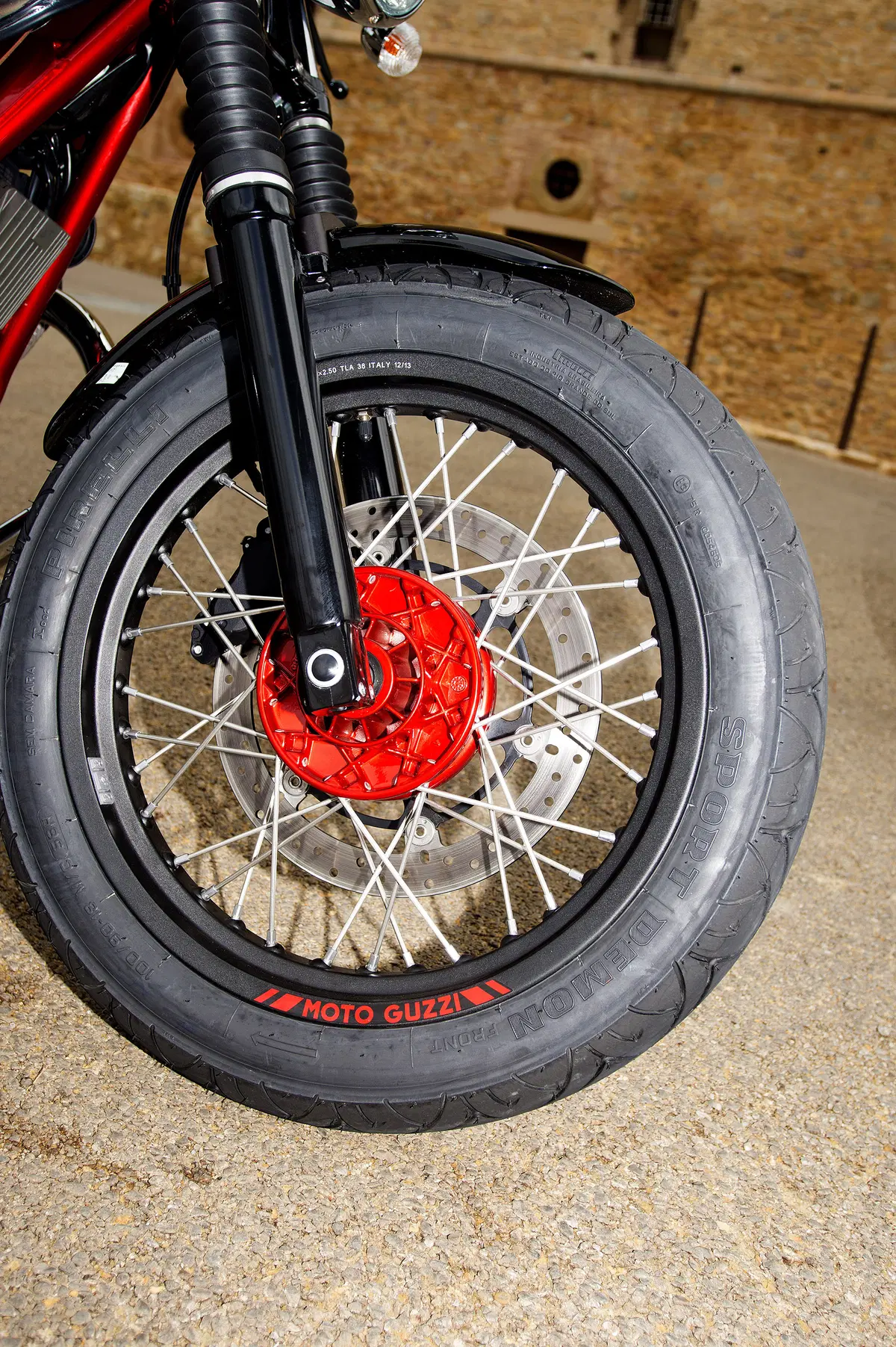 Moto Guzzi V7 II 2015 (59)