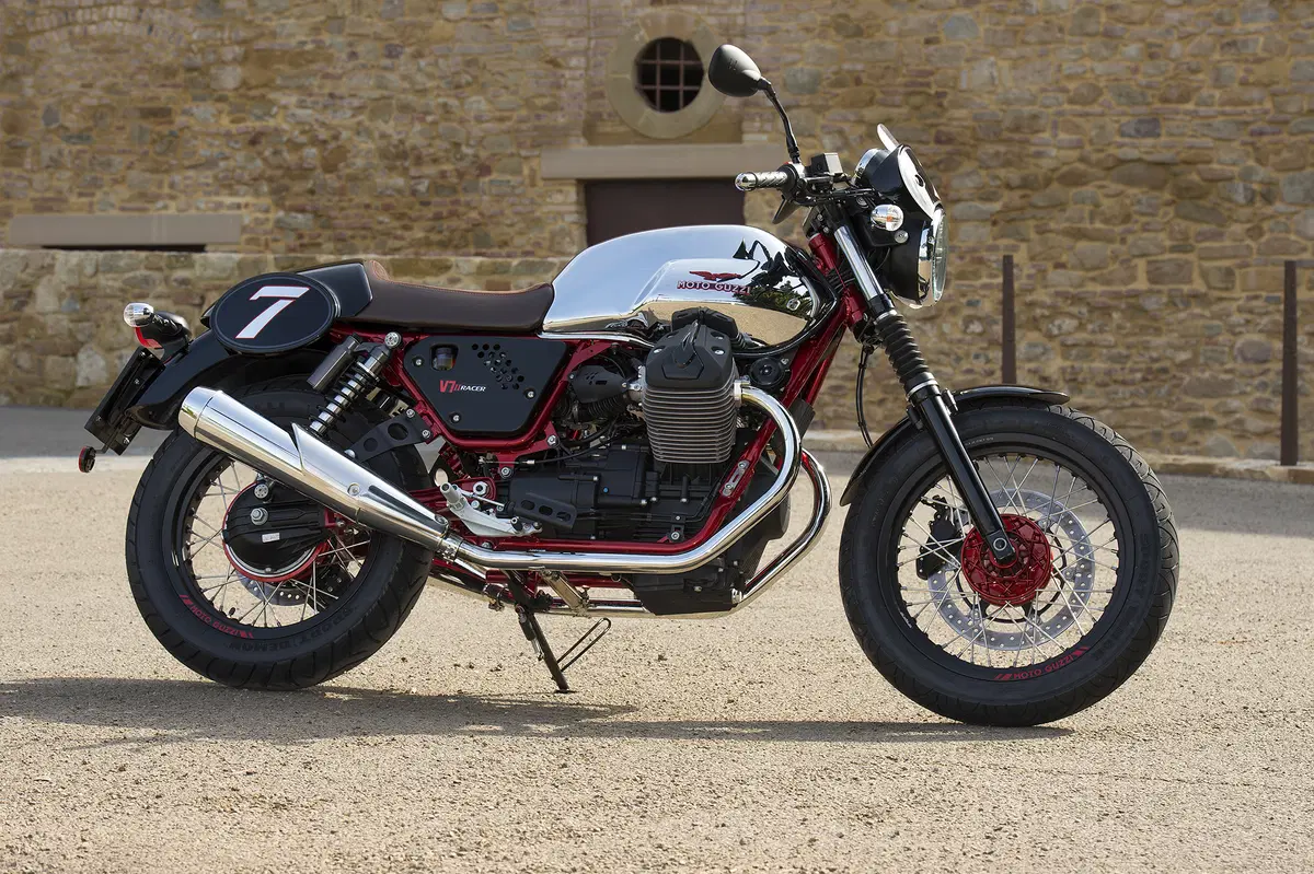 Moto Guzzi V7 II 2015 (50)