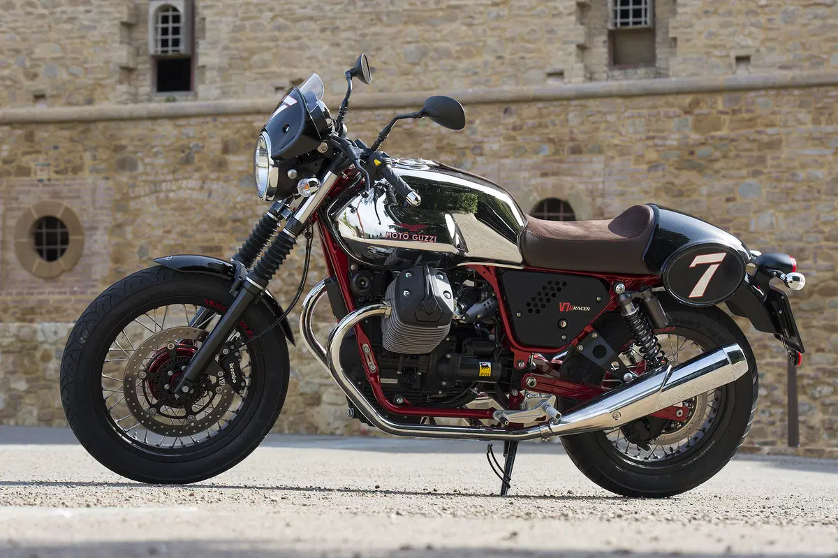 Moto Guzzi V7 II 2015 (49)