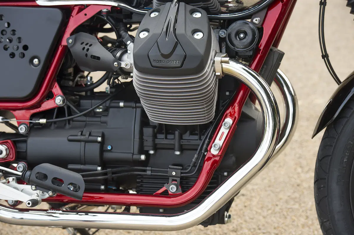 Moto Guzzi V7 II 2015 (61)