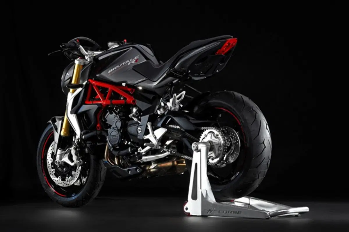 Pirelli Diablo Rosso II scelto da MV Agusta per le nuove Brutale