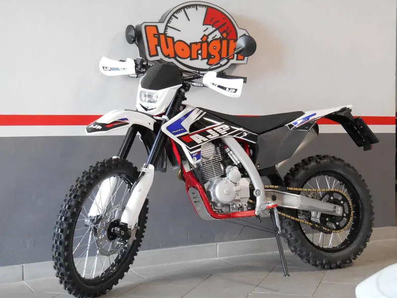 AJP SPR 240 Enduro (2023 - 26) (3)