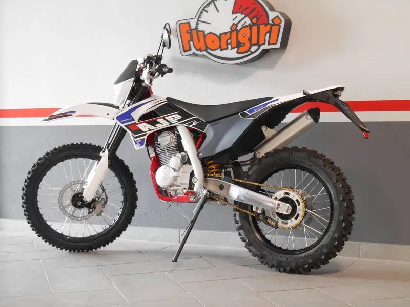 AJP SPR 125 Enduro (2023 - 26) (2)