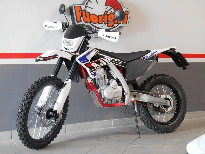 AJP SPR 125 Enduro (2023 - 26) (3)