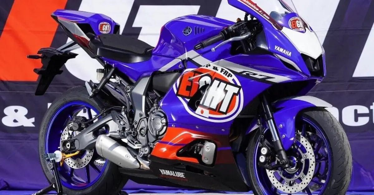 Purple race: una Yamaha R7 come non l'avete mai vista