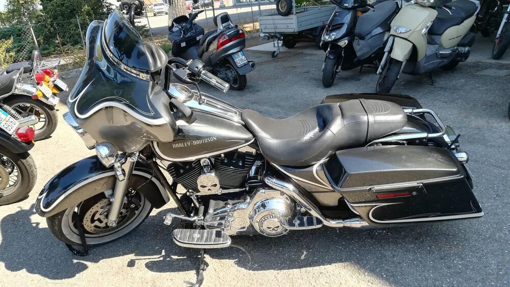 Harley-Davidson 1584 Street Glide (2008 - 10) - FLHX (4)