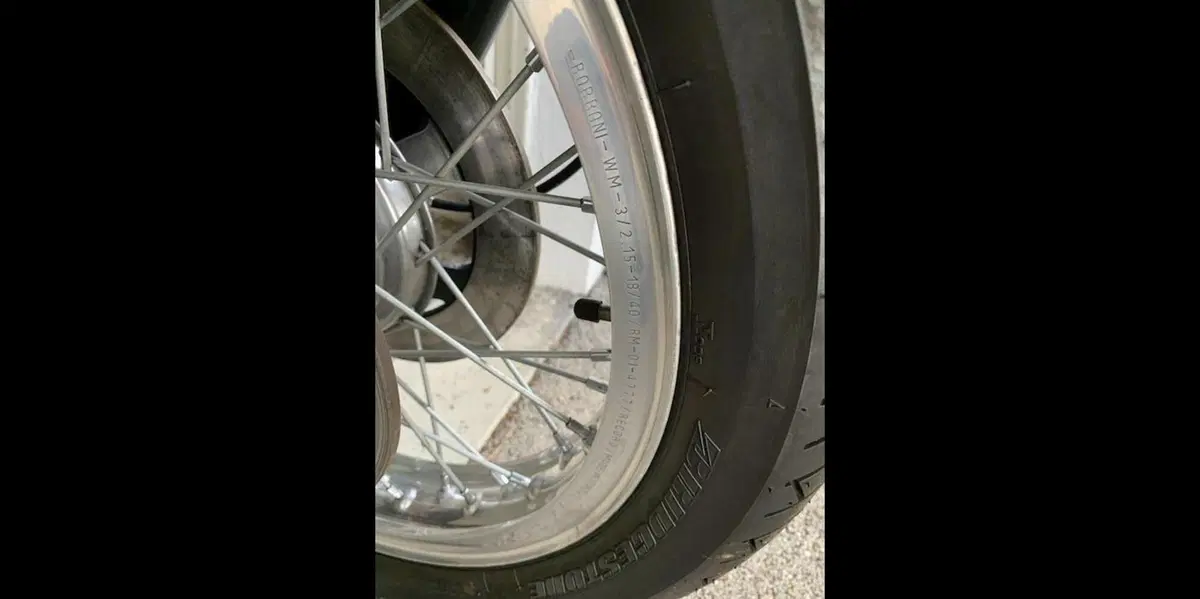 Una rara Ducati 750SS del 1974 va all'asta. Pronti con l'assegno? (13)