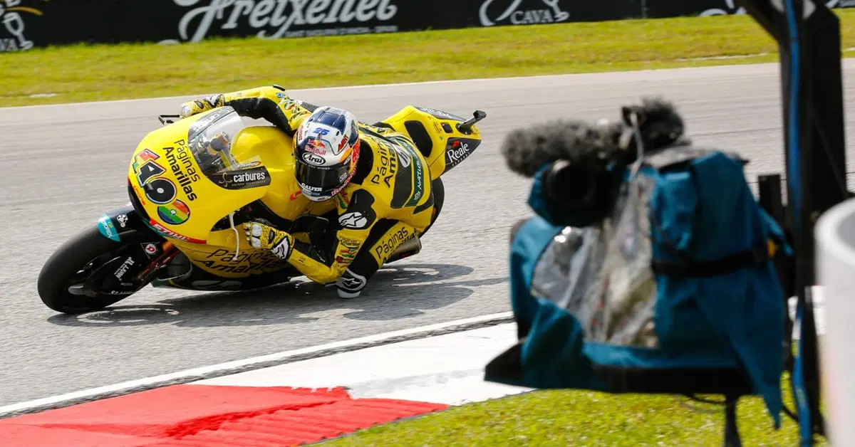 Vinales e Vazquez vincono Moto2 e Moto3 a Sepang. Rabat Campione 