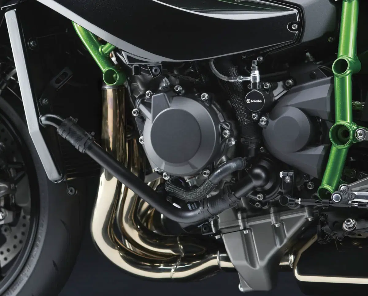 Kawasaki Ninja H2 2015 (9)