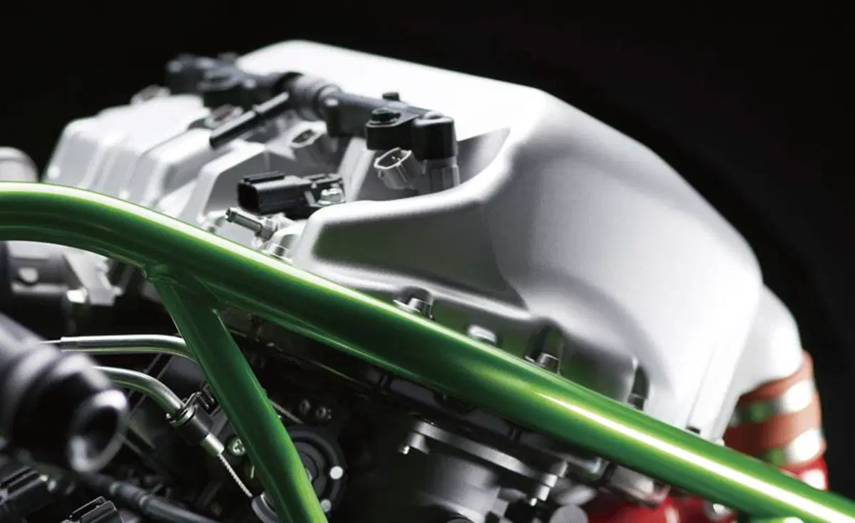 Kawasaki Ninja H2 2015 (14)