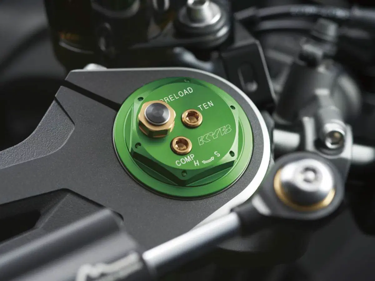 Kawasaki Ninja H2 2015 (17)
