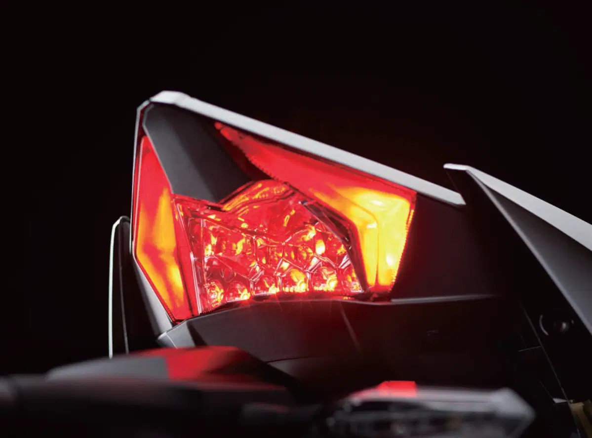 Kawasaki Ninja H2 2015 (27)