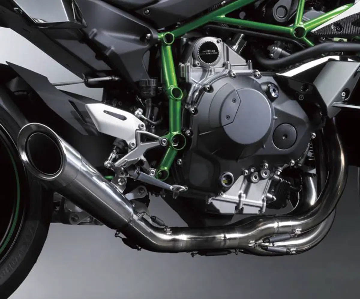 Kawasaki Ninja H2R 2015 (20)